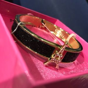 ✨ Eiffel Tower Betsey Johnson Bangle 🖤